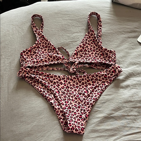 Bikini bundle - Picture 3 of 5